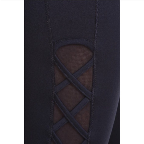 Yoga/Gym Leggings w/ Criss Cross Sheer Sides - Picture 4 of 4